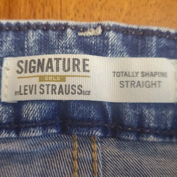 Levi’s Signature Gold ~ Sz 4S ~ Straight Leg Jeans Excellent / New Condition - Picture 8 of 9